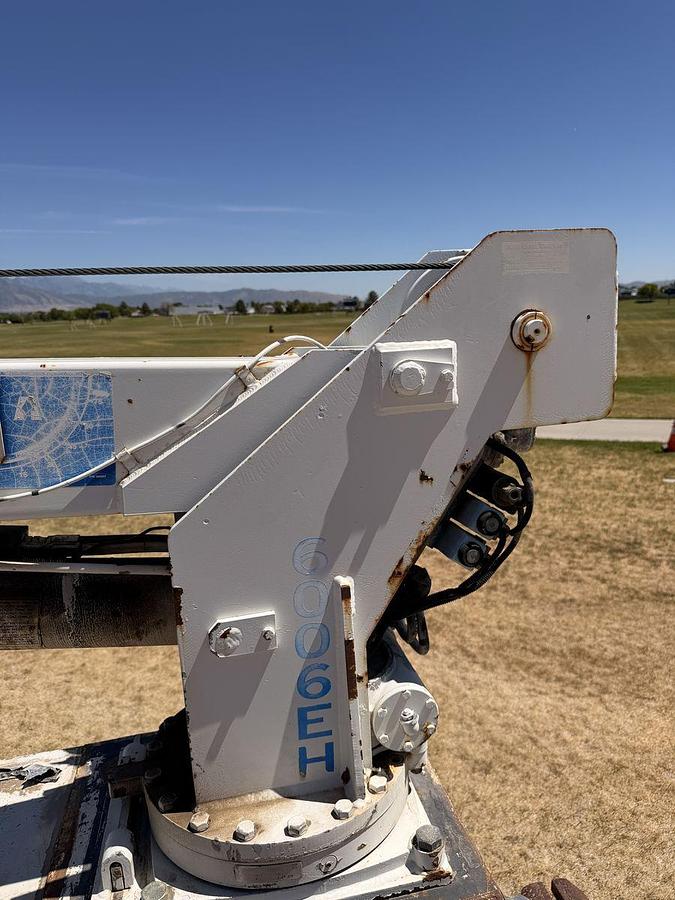 Used ***LOW MILES*** Ford F350 XL Service Truck with Crane and PowerStroke
