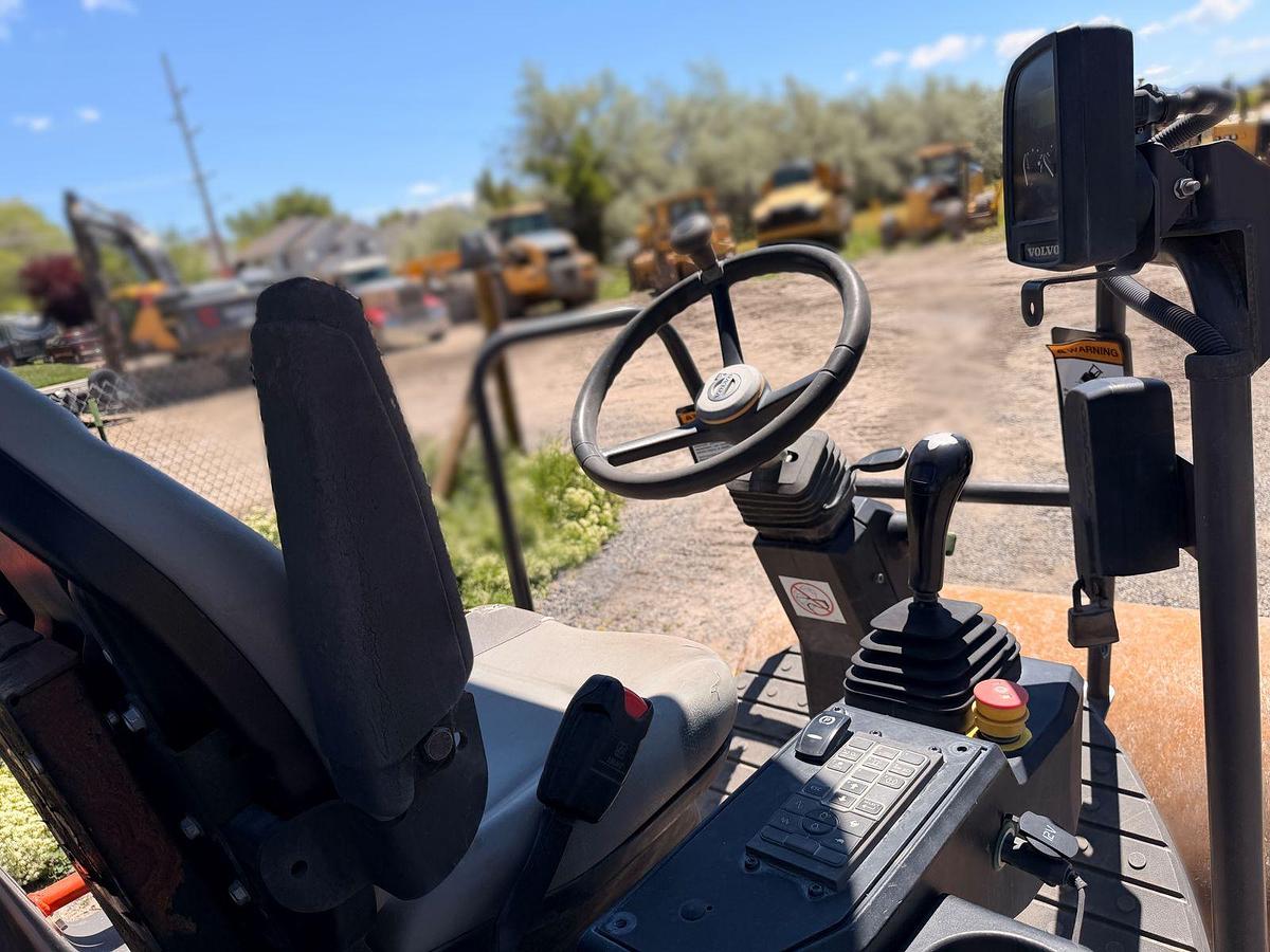 Used 2022 Volvo SD45B Single Drum Vibratory Smooth Drum Roller, 1,166.3 hours
