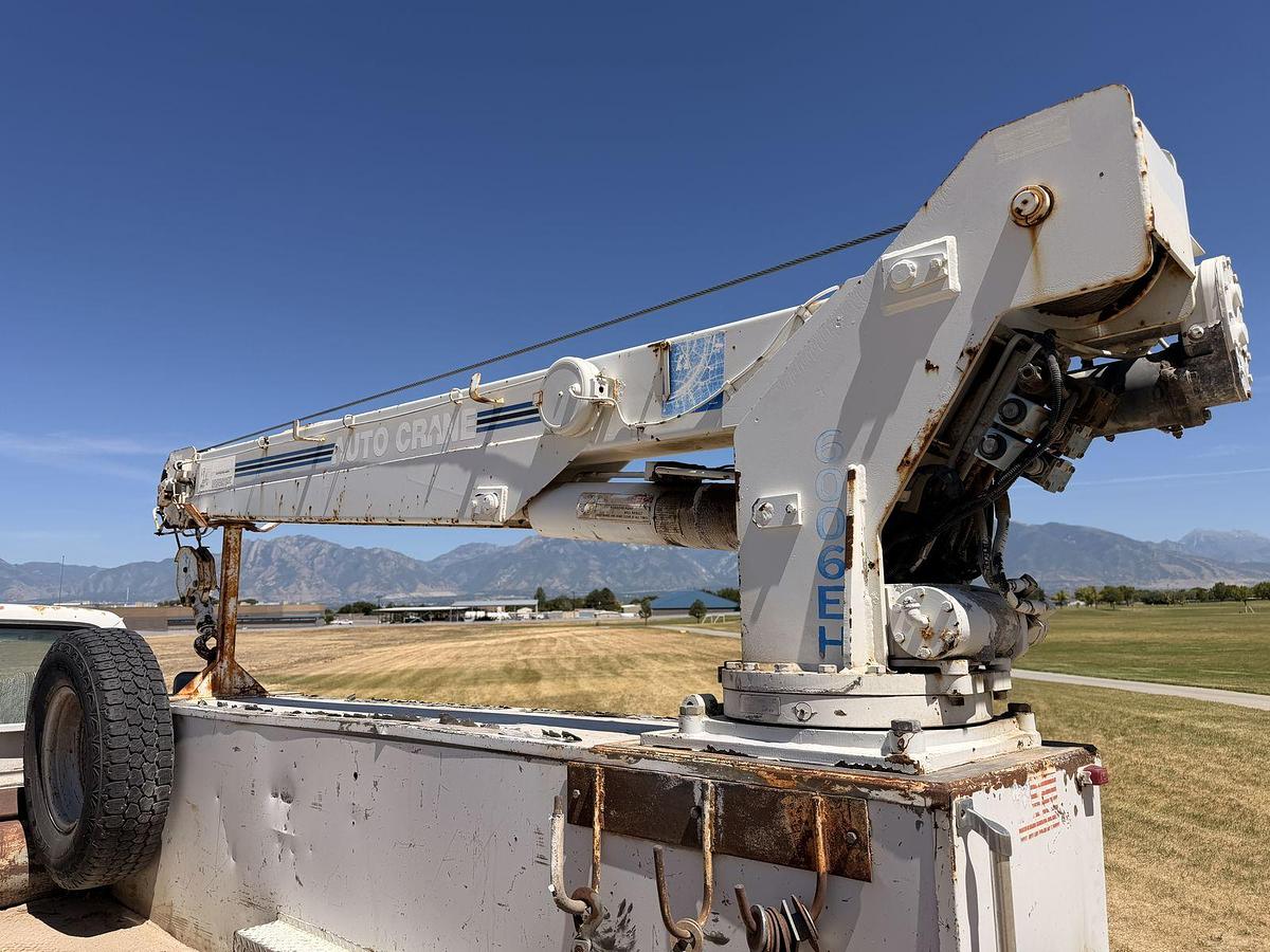 Used ***LOW MILES*** Ford F350 XL Service Truck with Crane and PowerStroke