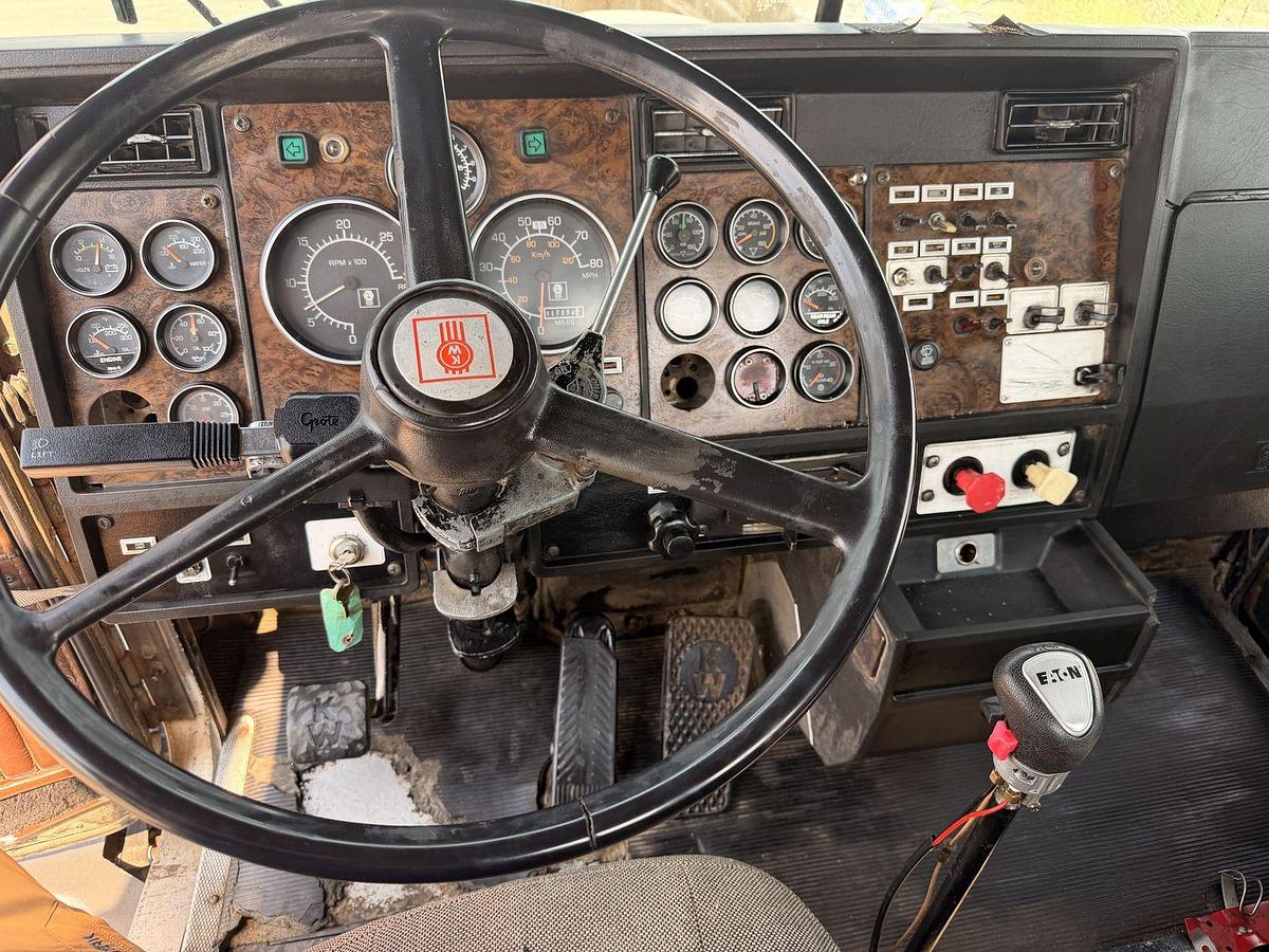 Used Kenworth T600 Cab and Chassis, New Engine, DayCab 10sp manual