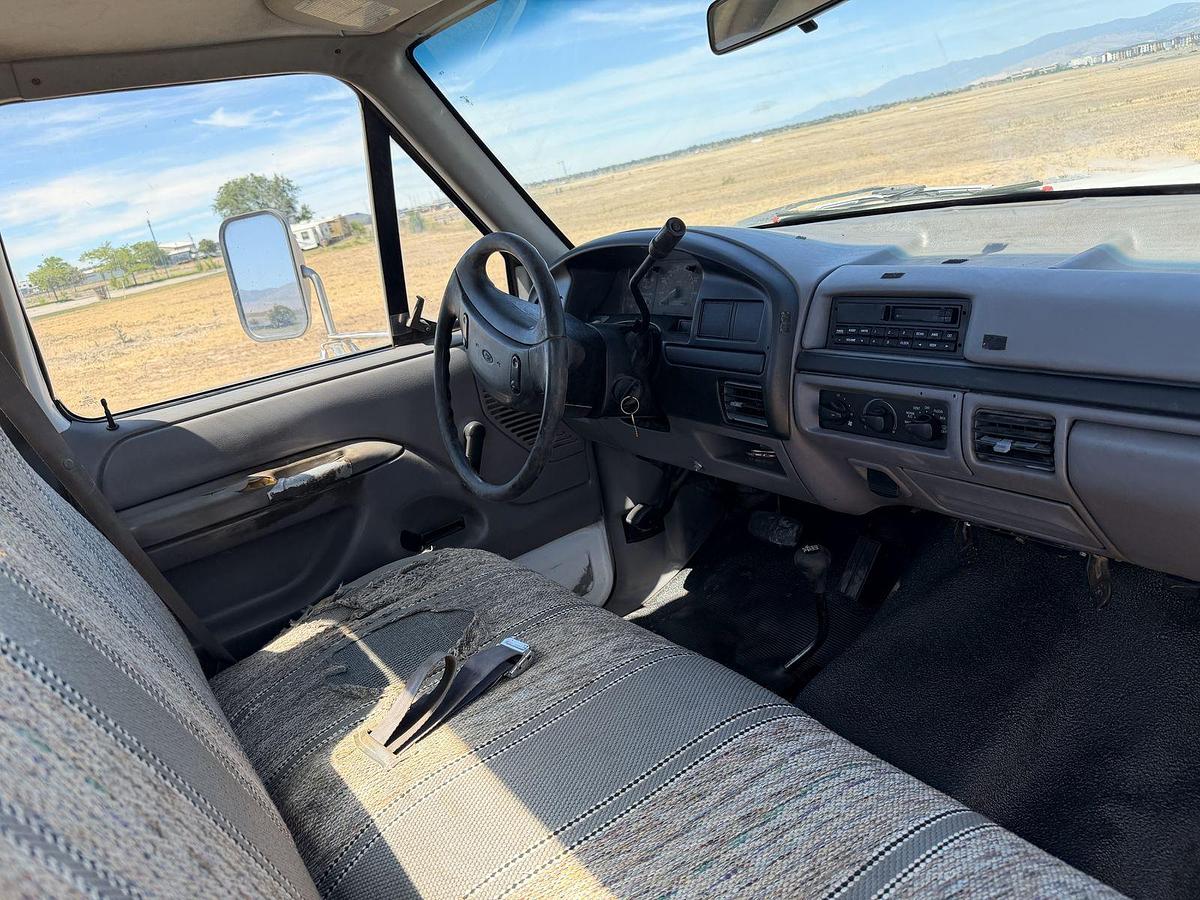 Used ***LOW MILES*** Ford F350 XL Service Truck with Crane and PowerStroke