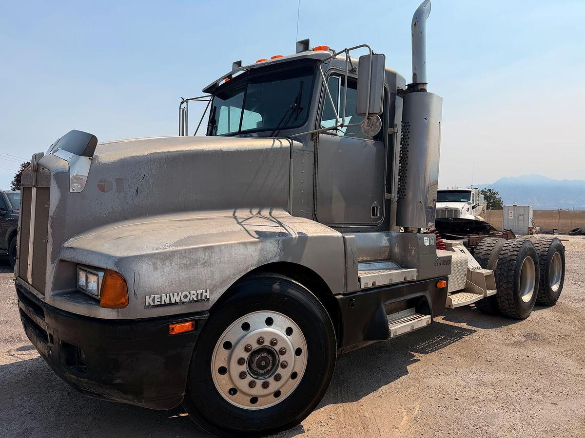 Used Kenworth T600 Cab and Chassis, New Engine, DayCab 10sp manual