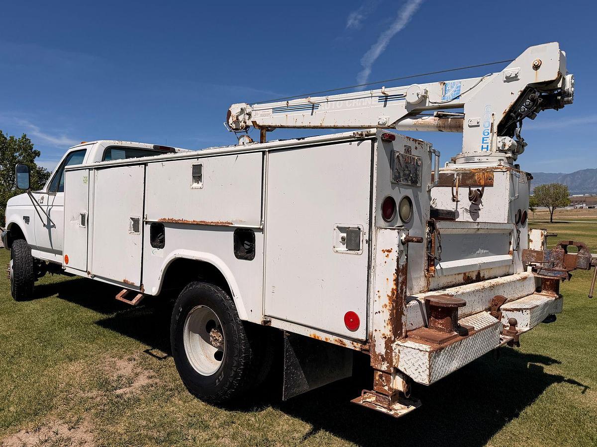 Used ***LOW MILES*** Ford F350 XL Service Truck with Crane and PowerStroke