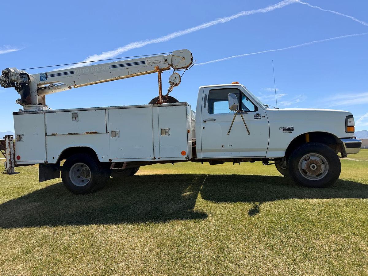 Used ***LOW MILES*** Ford F350 XL Service Truck with Crane and PowerStroke