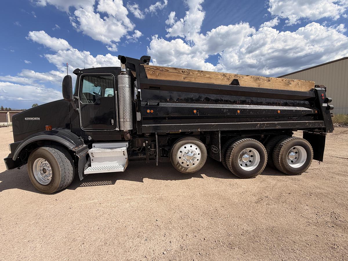 Used 2004 Kenworth T800B