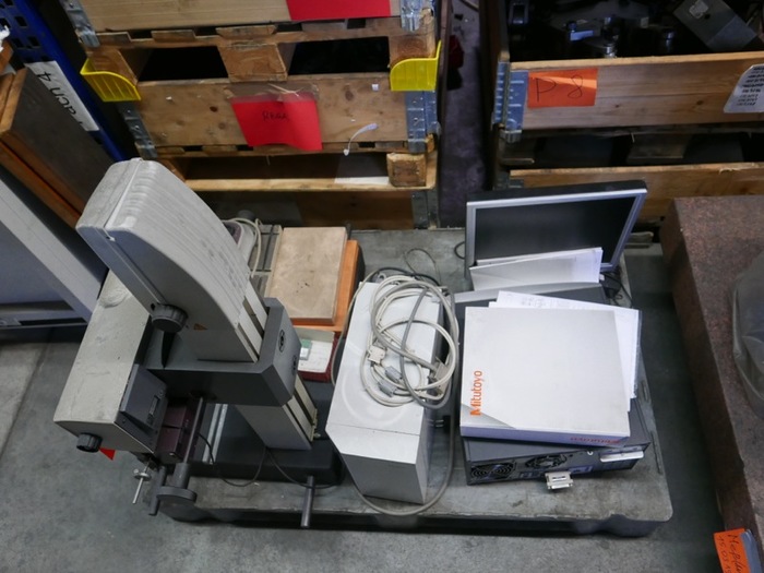 Gebraucht MITUTOYO Contracer CV - 3000