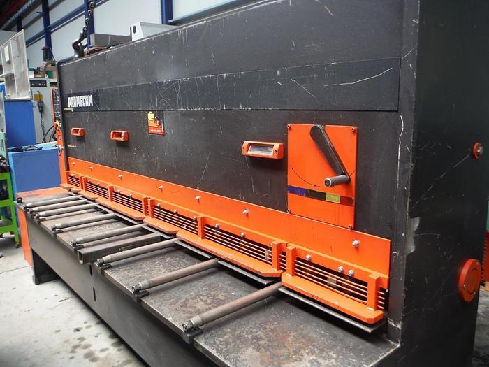 Gebraucht PLAATSCHAAR AMADA GHE-1030