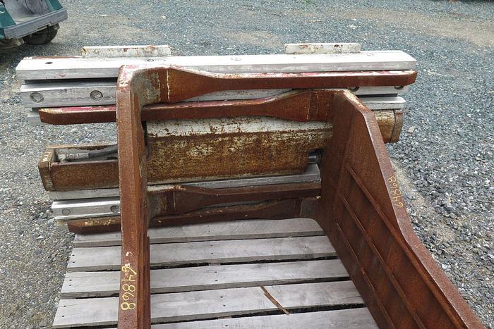 Used CASCADE PAPER BALE CLAMP MODEL 70D-42089