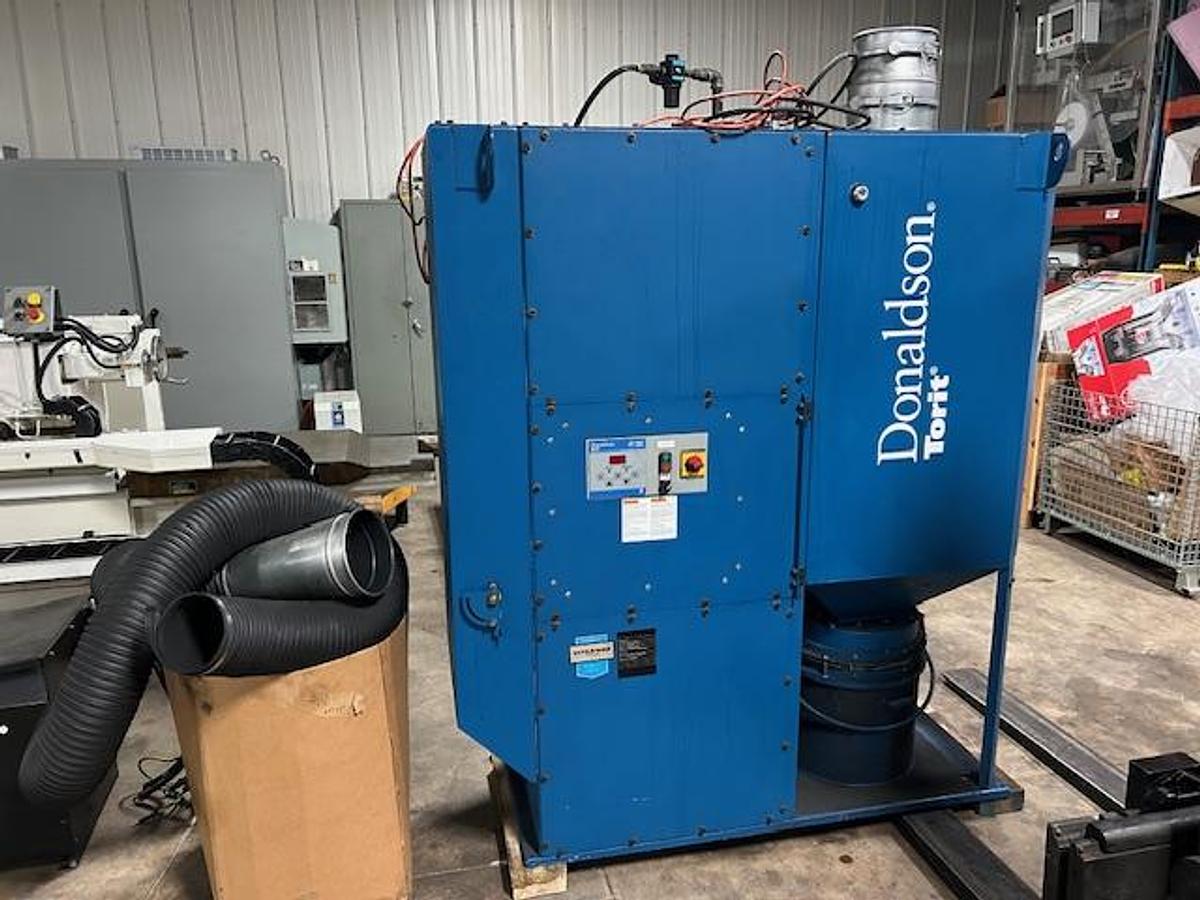 Used Mitsubishi DM 800-G CNC Vertical Machining Center W/Graphite Package