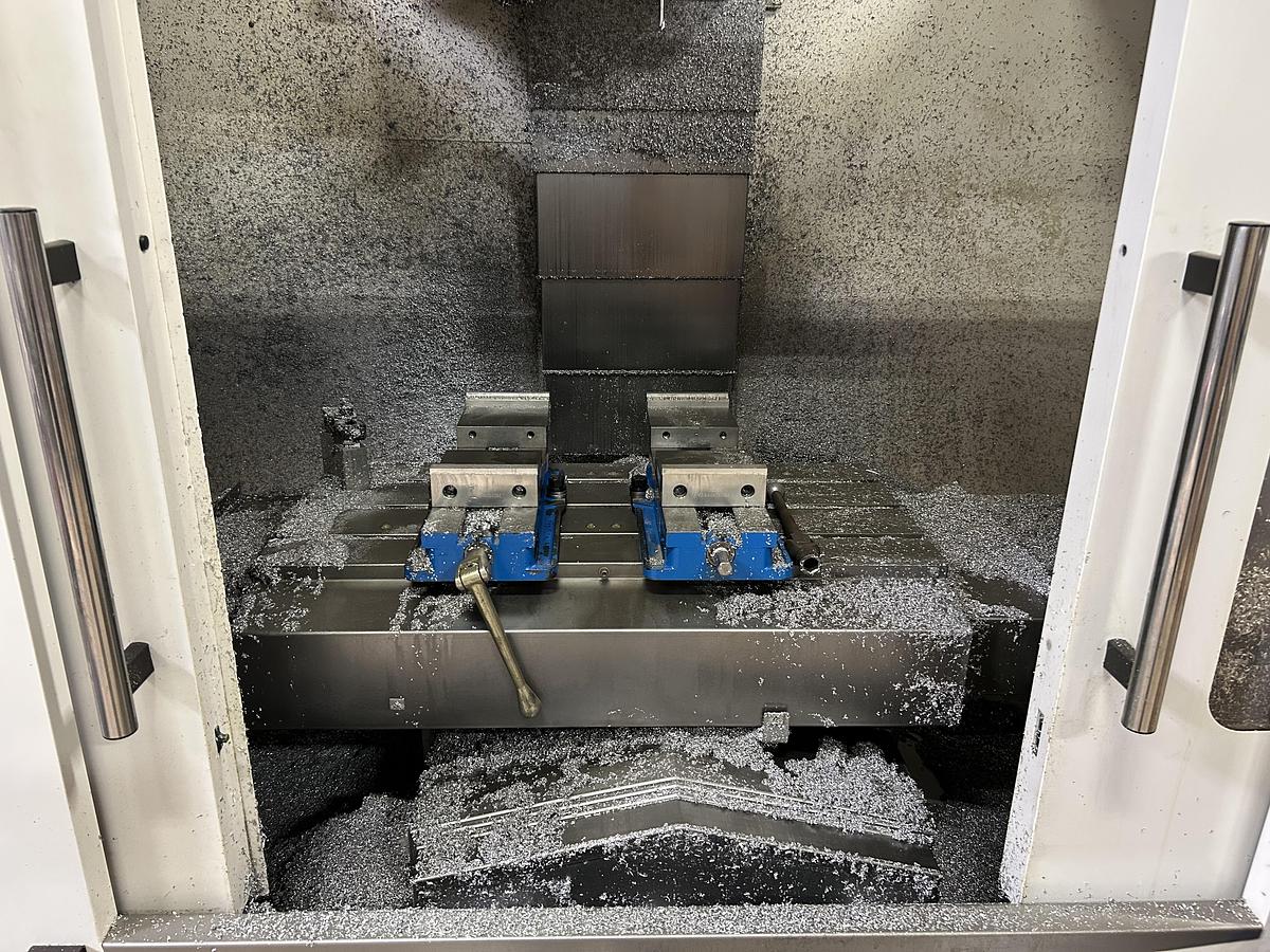 Used Fadal VMC 3320R-11 CNC Vertical Machining Center