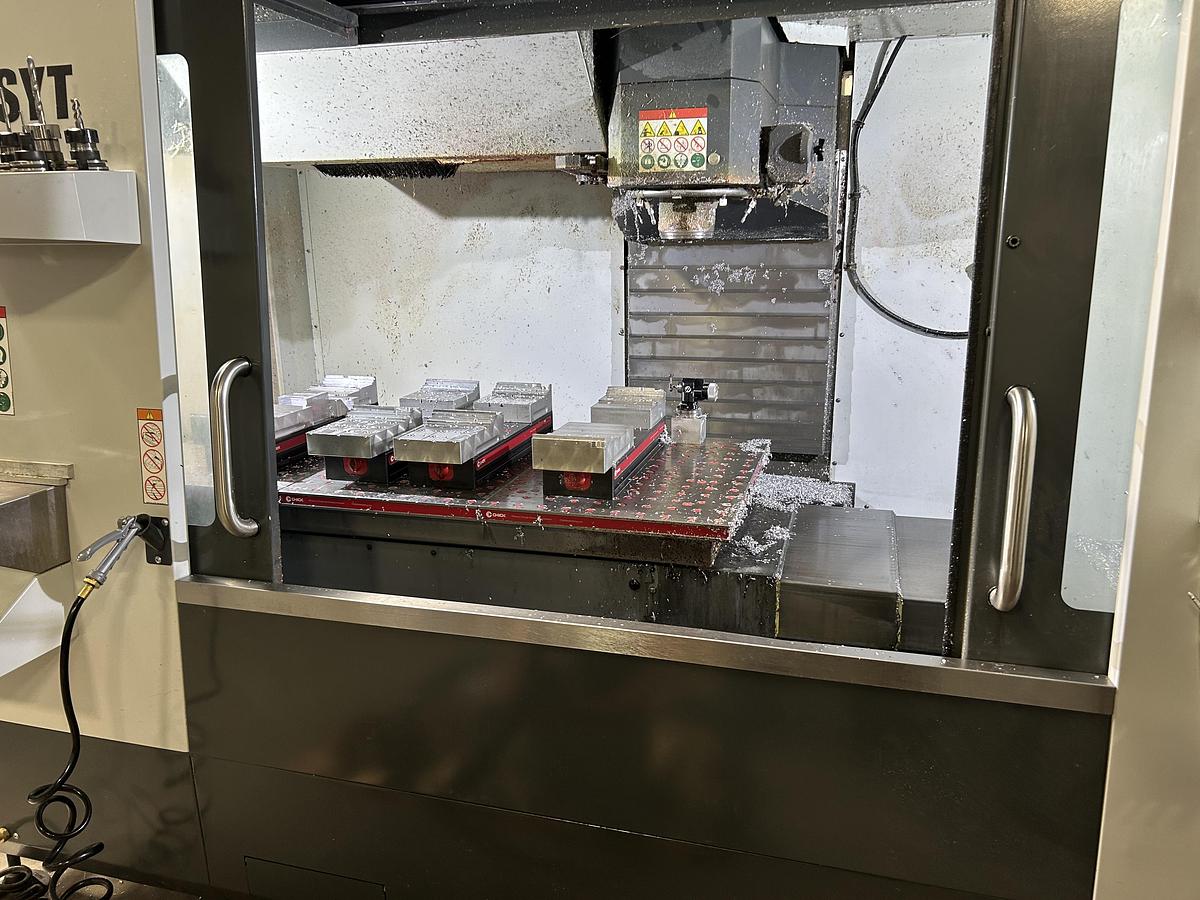 Used Haas VF3SSYT CNC Vertical Machining Center