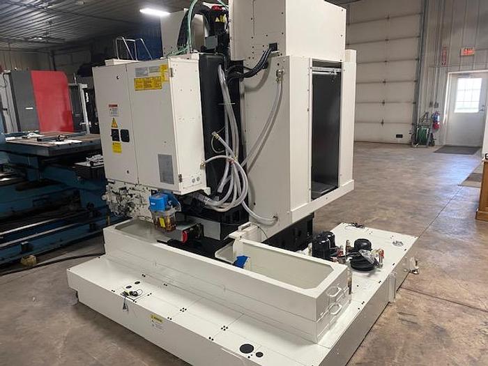 Used Fanuc D21Mib5ADV 4- Axis CNC Vertical Machining Center