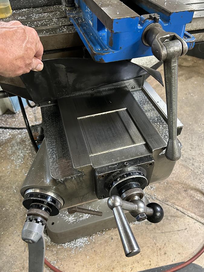 Used Bridgeport Manual Knee Mill