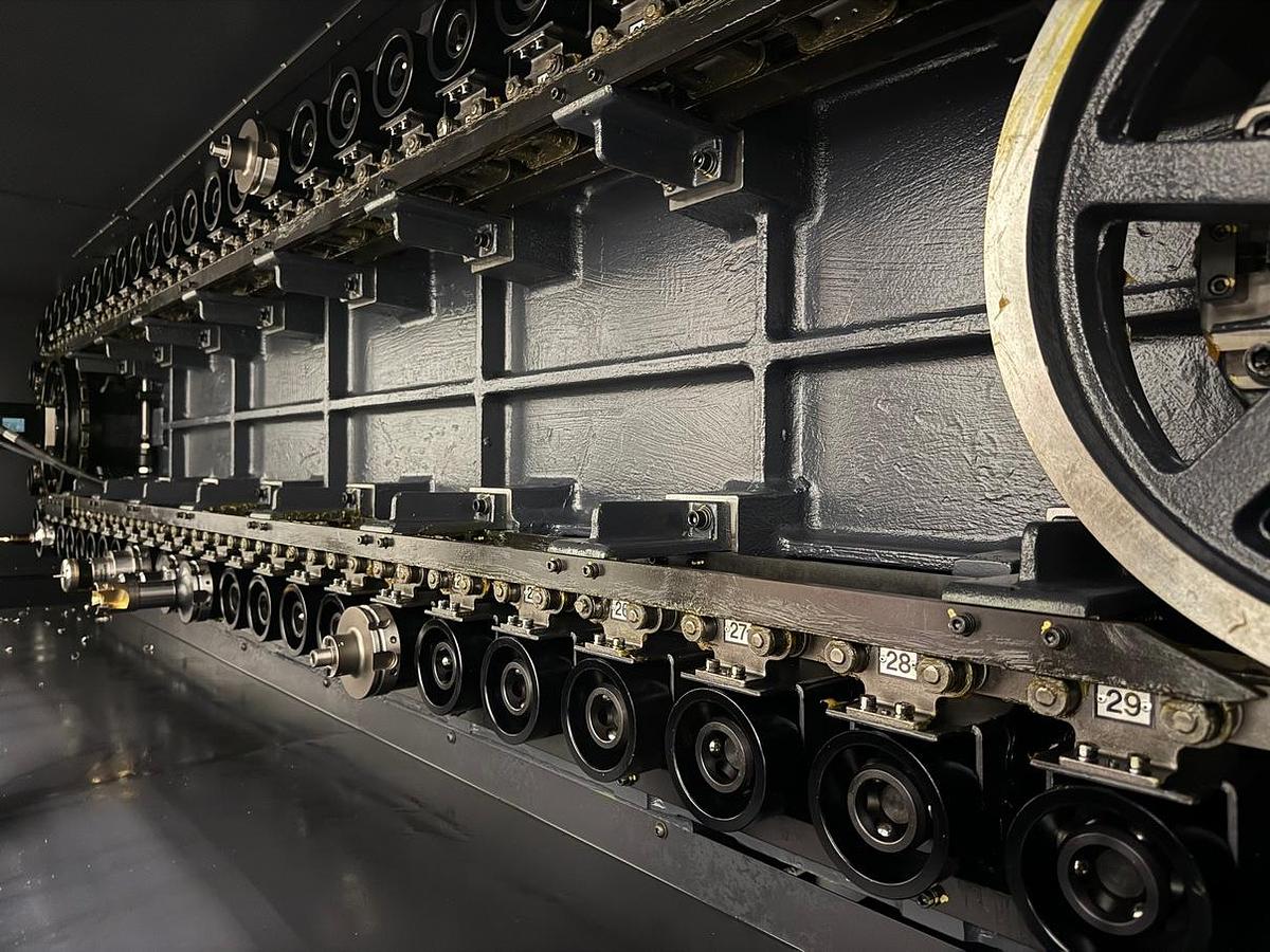 Used DN DBM 2550U Five-Axis CNC Bridge Mill