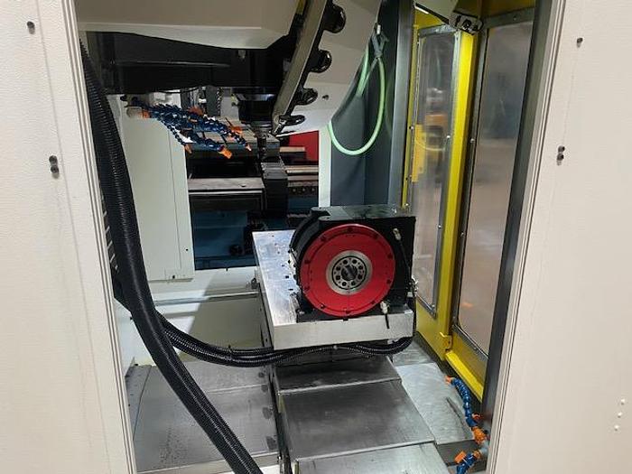 Used Fanuc D21Mib5ADV 4- Axis CNC Vertical Machining Center