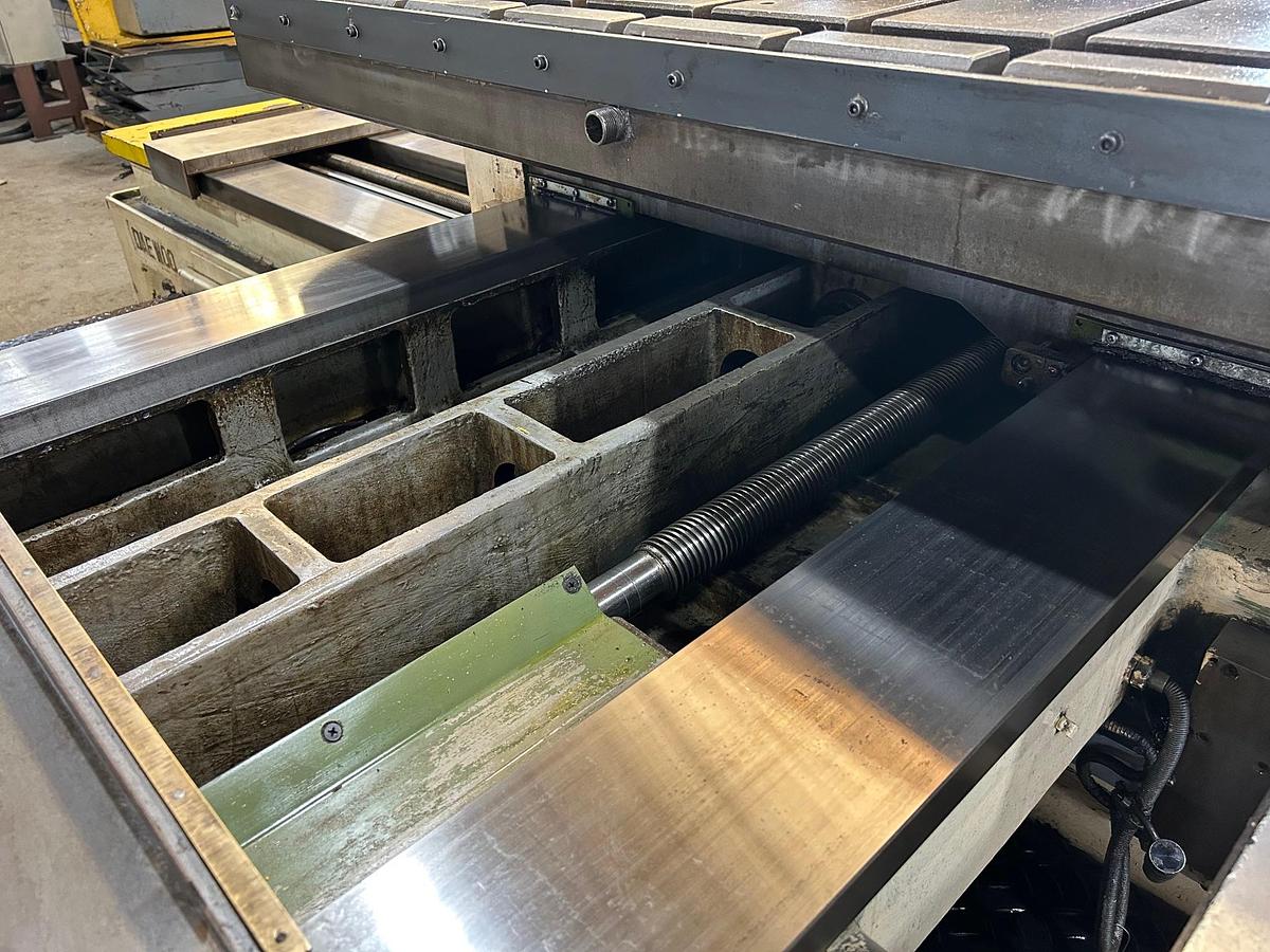 Used Doosan D110RT Table Type Manual Horizontal boring Mill