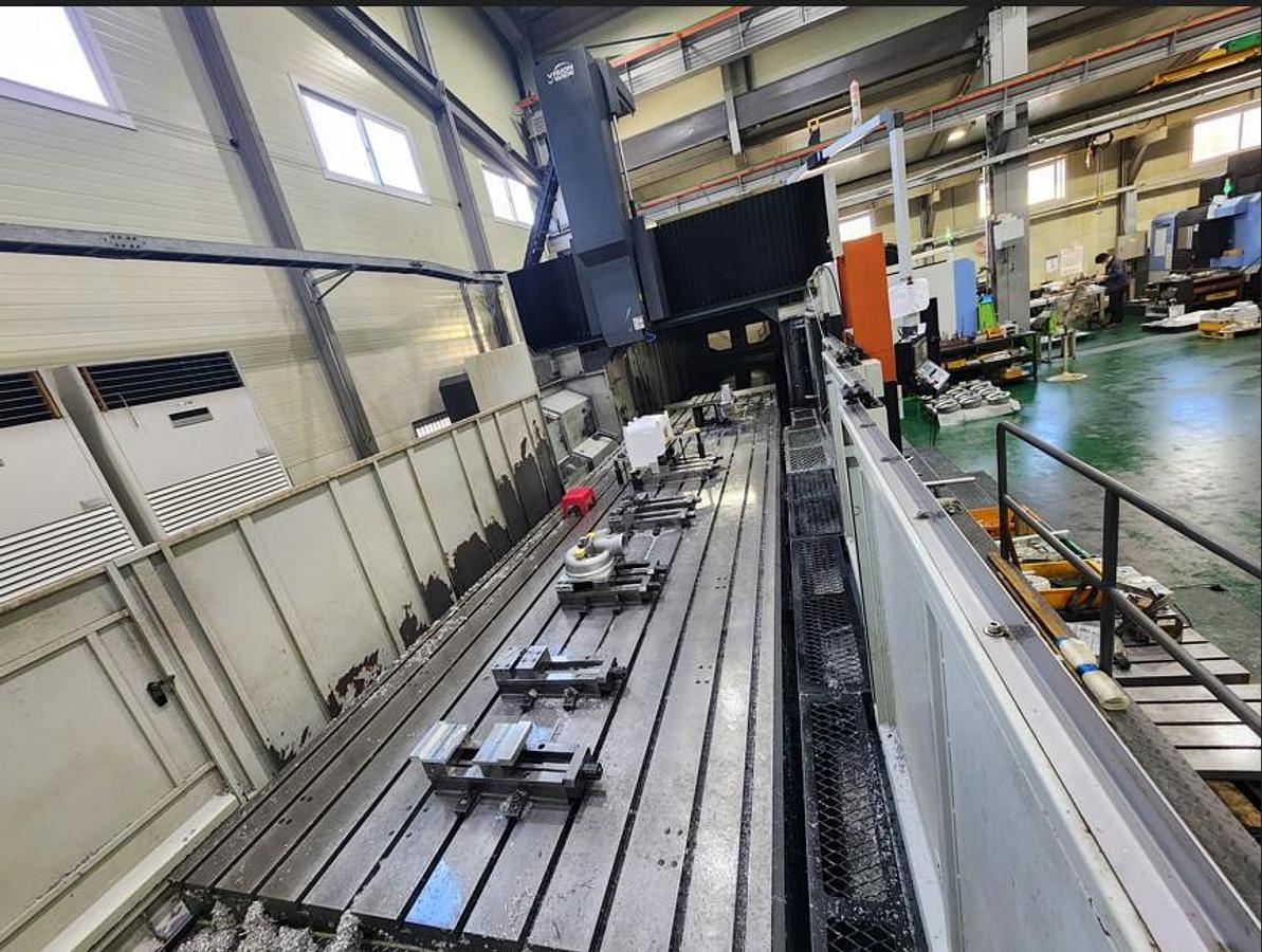 Used Vision Wide NF-8223 CNC Bridge Mill