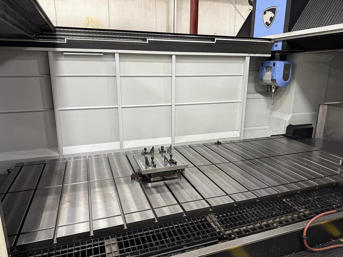 Used DN DBM 2550U Five-Axis CNC Bridge Mill