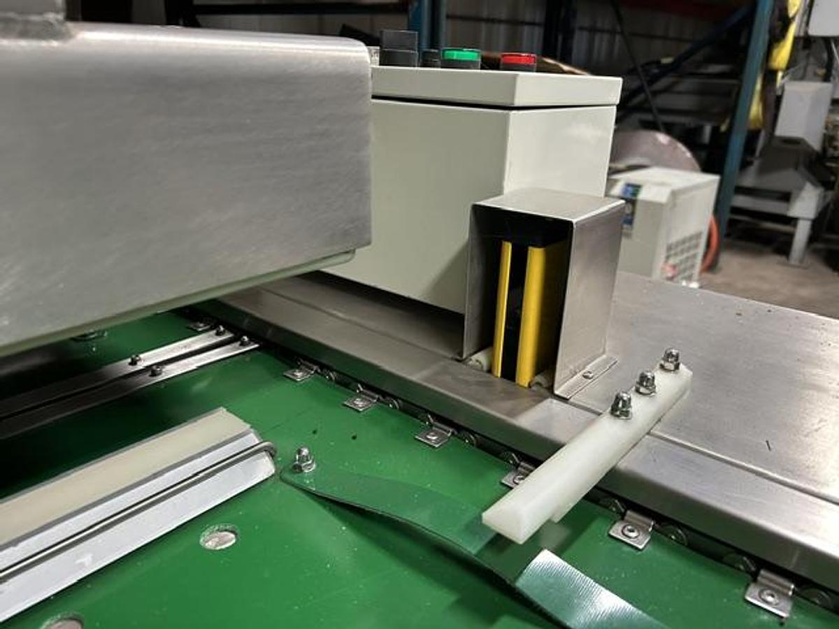 Used DZ-1000 Auto-Vacuum Packaging Machine