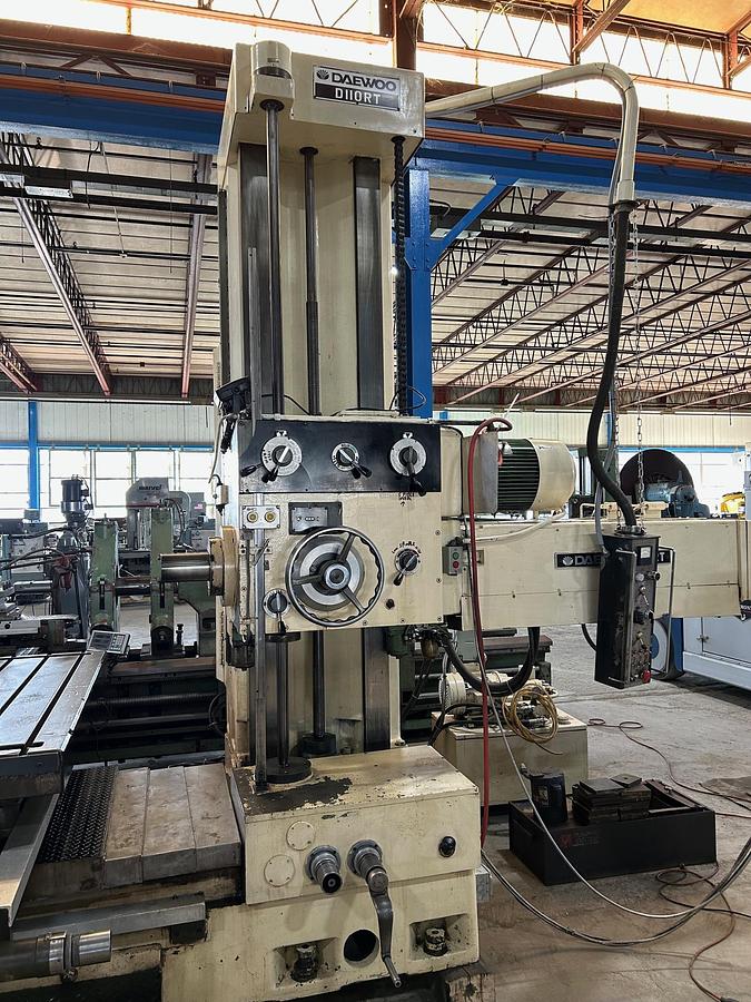 Used Doosan D110RT Table Type Manual Horizontal boring Mill