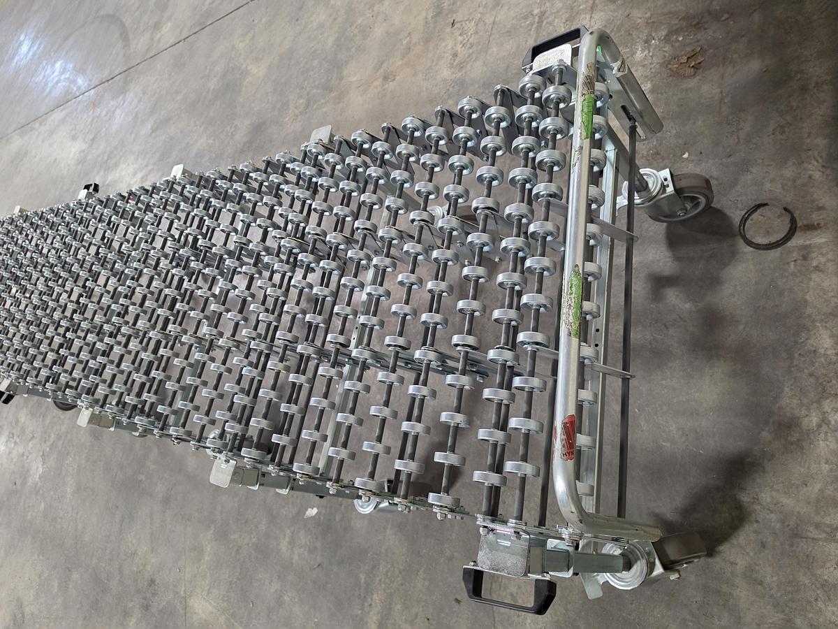 Used Roach Flexible Conveyor 30"x40' Live Roller (#709)