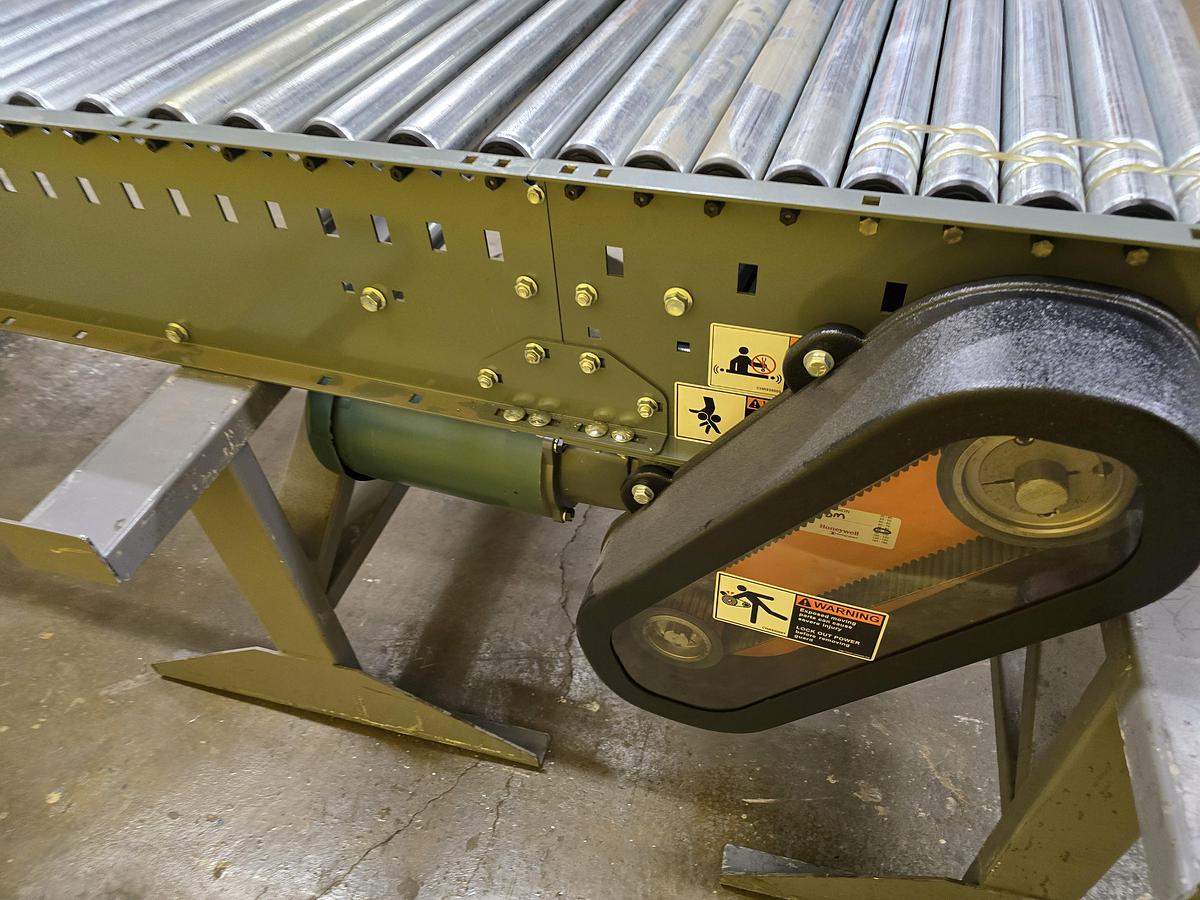 2018 Intelligrated 30.5"w x 15' Live Roller V-Belt Conveyor (529)