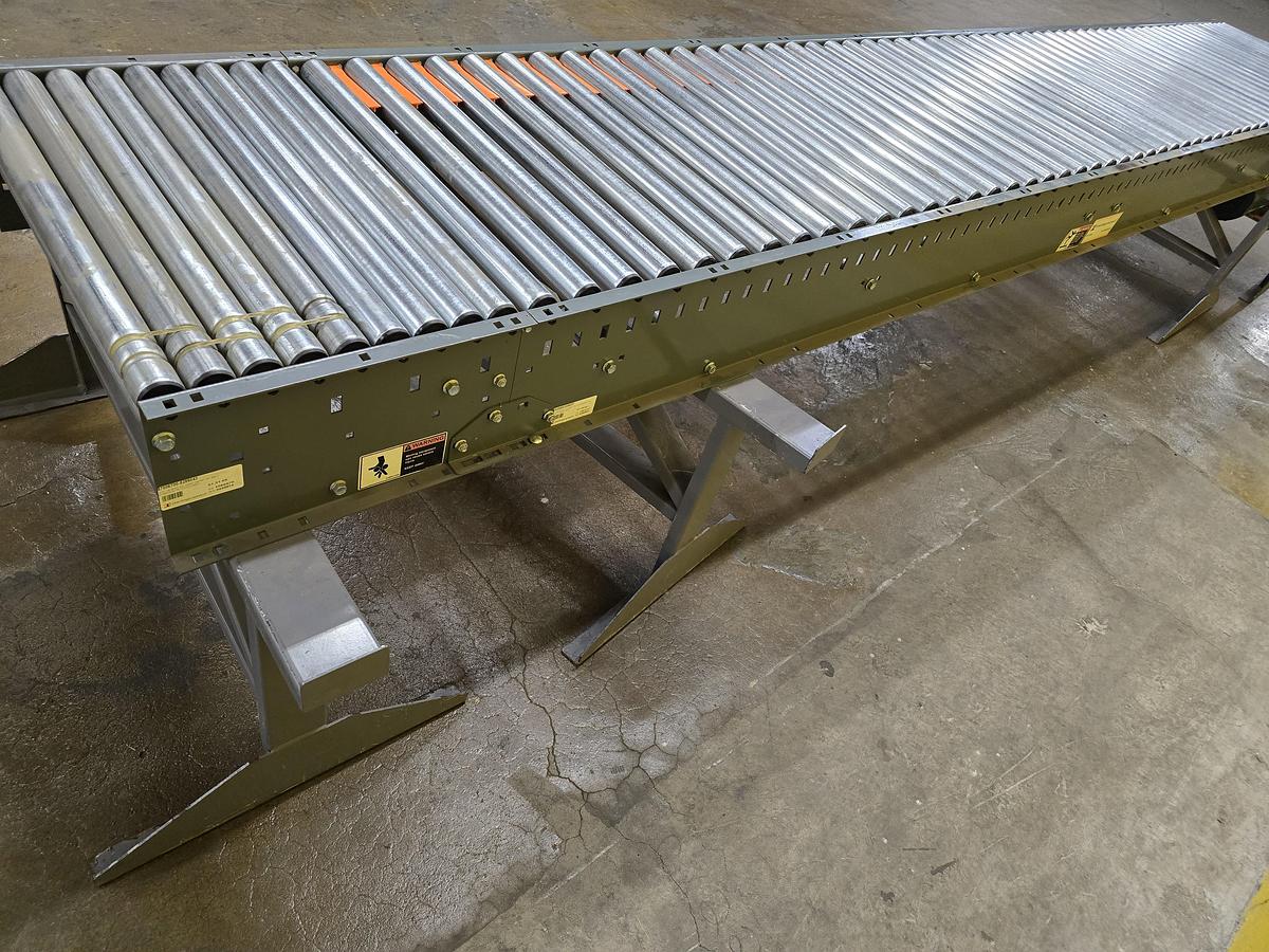 2018 Intelligrated 30.5"w x 15' Live Roller V-Belt Conveyor (529)