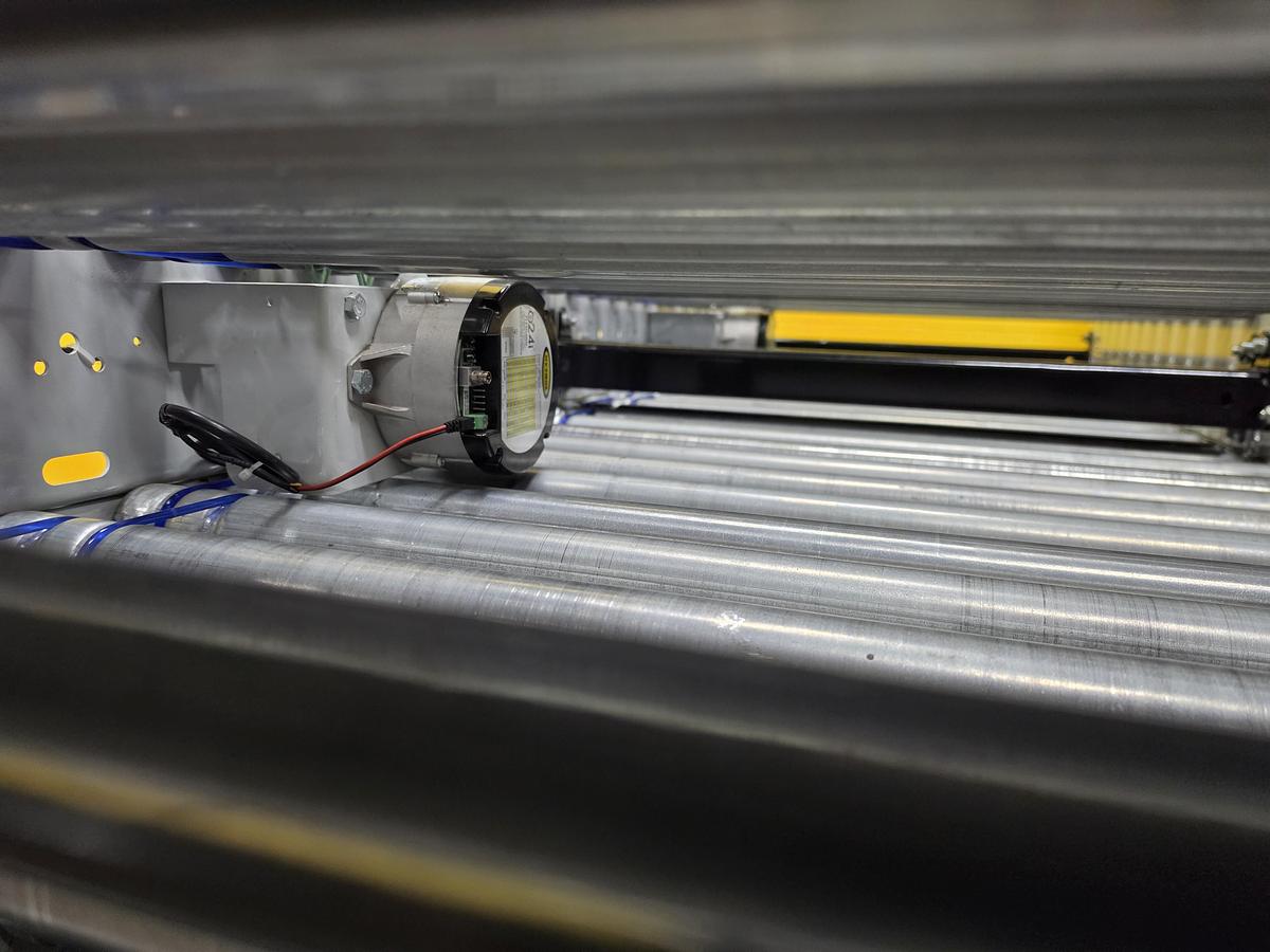 Used Hytrol 190E24 Live Roller Conveyor 30" x 25'6" (#697)