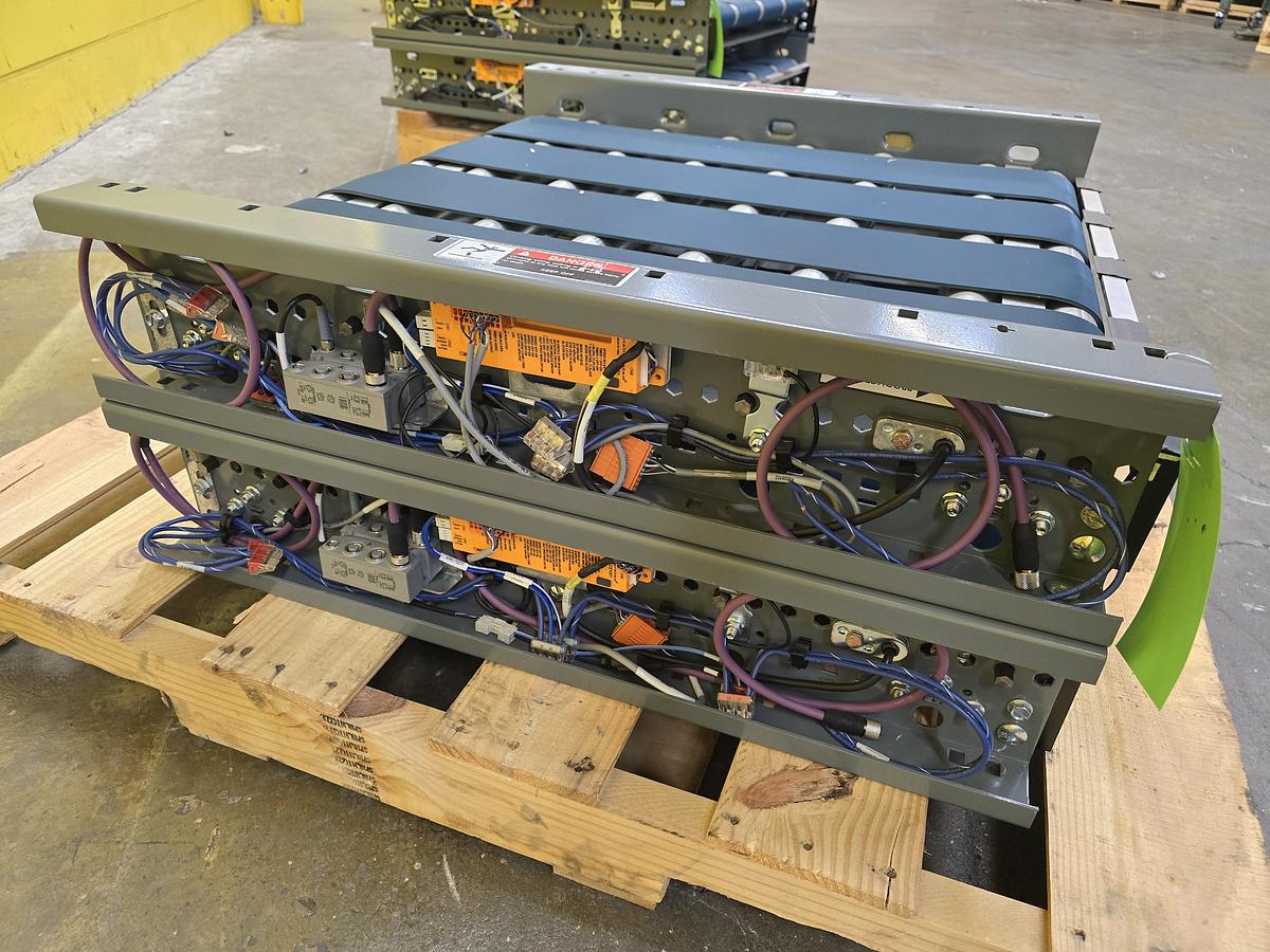Used Intelligrated 28" x 30" MDR Belted Zero Pressure Accumulation Conveyor (#614)