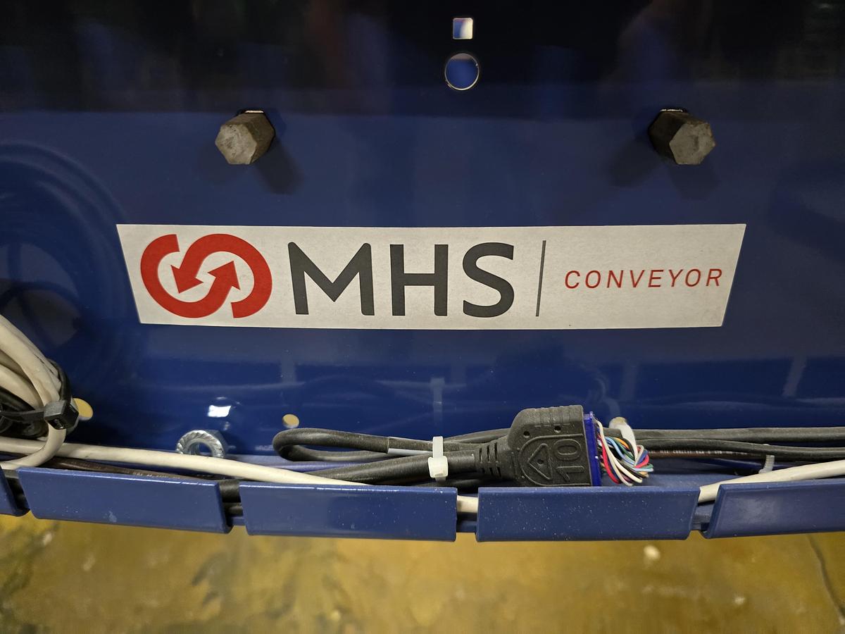 Used MHS Itoh Denki 22" MDR 90 Degree Zero Pressure Accumulation Conveyor (#286)