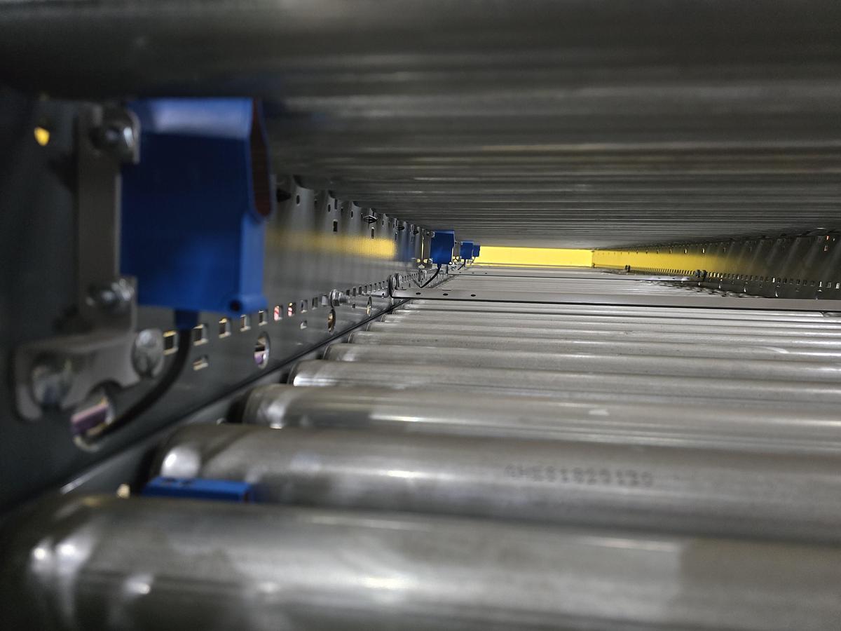 Used Intelligrated 28" x 48' MDR Zero Pressure Accumulation Conveyor (#612A)