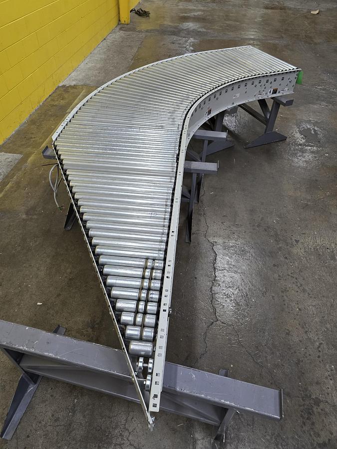 Used Intelligrated 30.5" Left Hand 30 Degree Spur 60 Degree Curve Live Roller Spur V-Belt (#353)