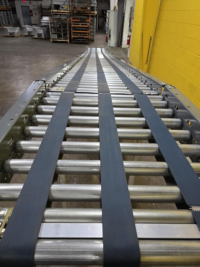 Used Intelligrated 33" x 27' MDR Belted Zero Pressure Incline/Decline Conveyor (#621)