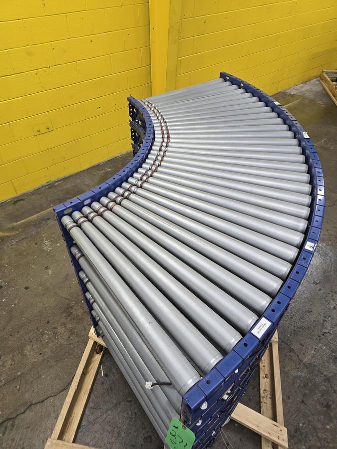 Used MHS Itoh Denki 34" MDR 90 Degree Zero Pressure Accumulation Roller Conveyor (#271)