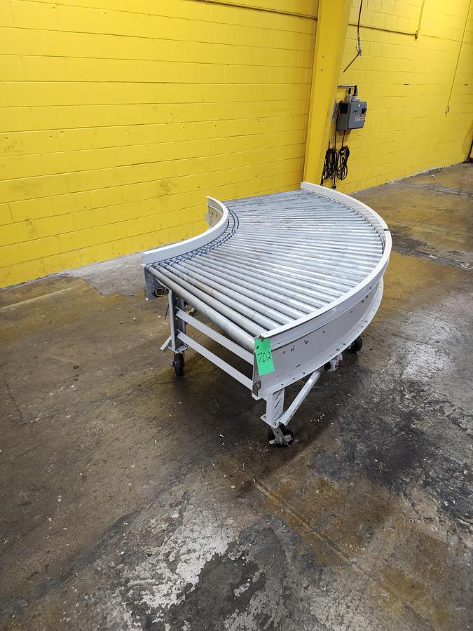 2021 UNUSED Roach 51" x 90 Degree Curve Live Roller Conveyor (#702)