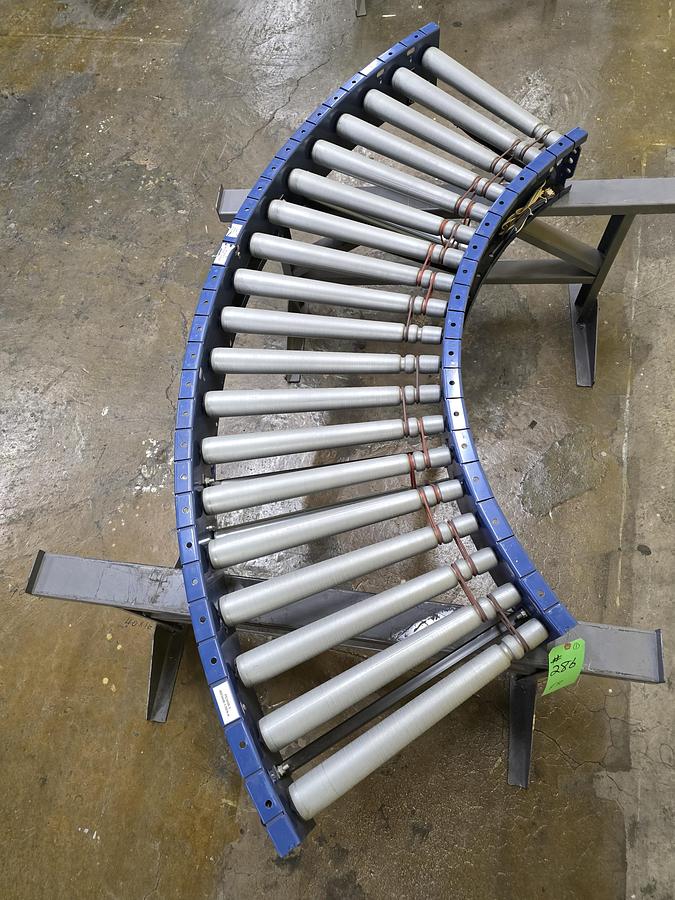 Used MHS Itoh Denki 22" MDR 90 Degree Zero Pressure Accumulation Conveyor (#286)