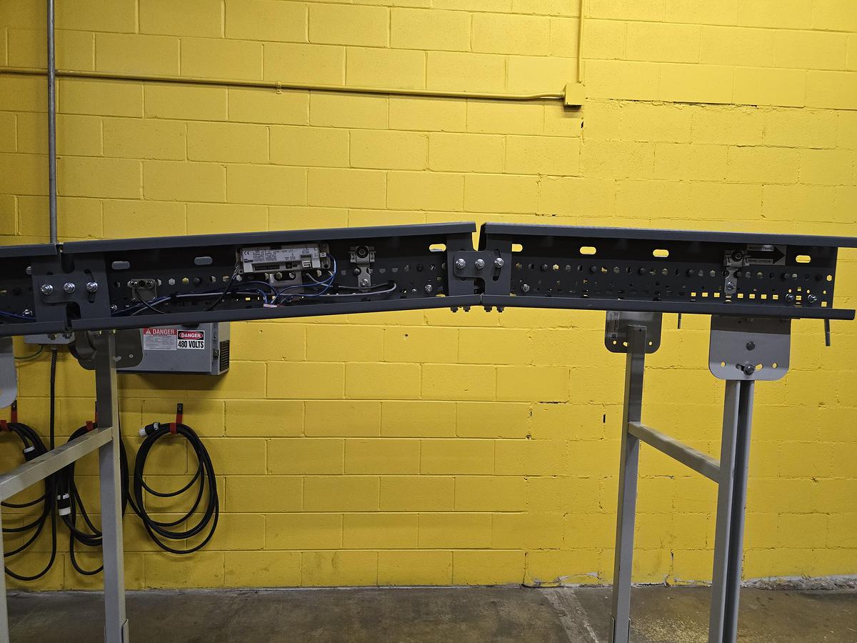 Used Intelligrated 22" x 45' MDR Belted Zero Pressure Incline Conveyor (#443)