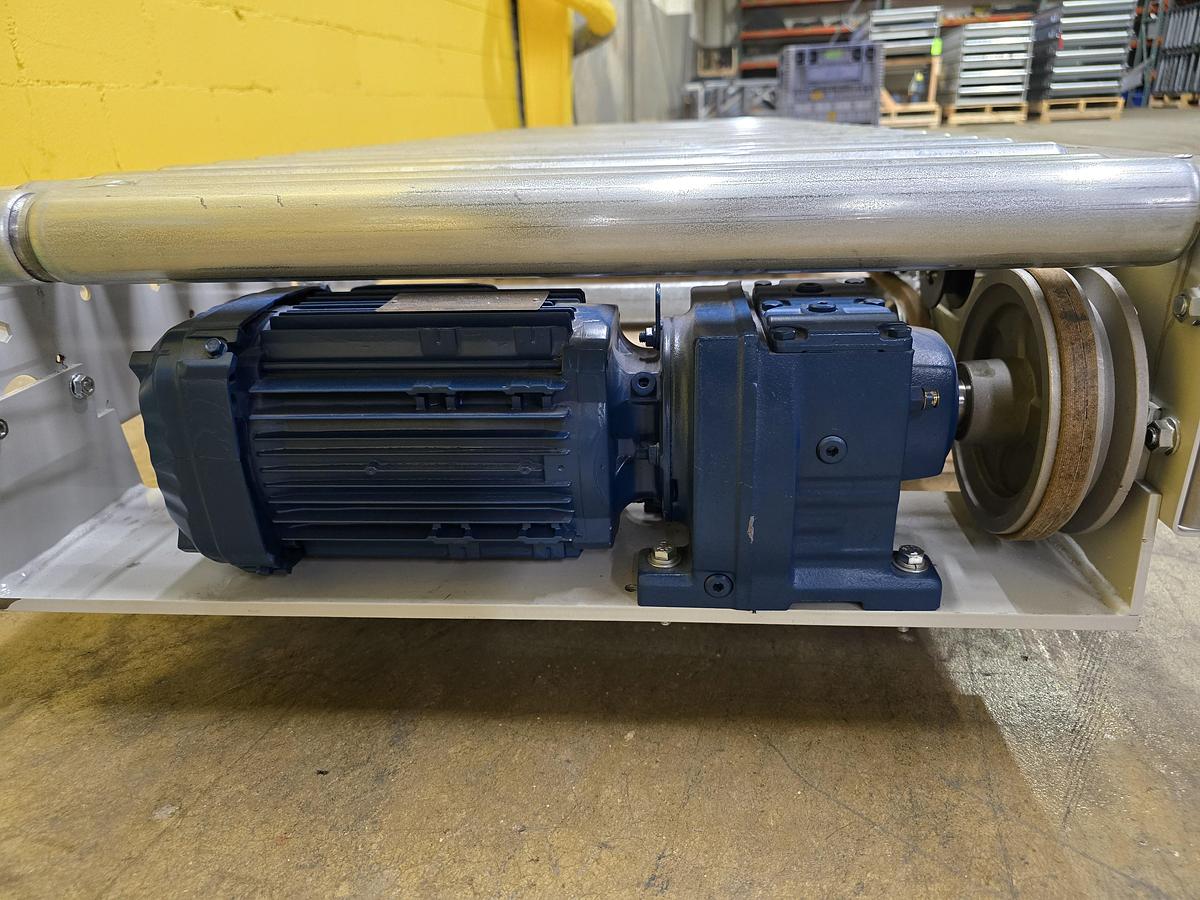 Used Hytrol 190ACC 28" x 6'6" Live Roller V-Belt Conveyor (#520)