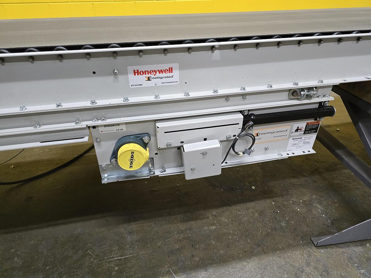 Used 2023 Intelligrated Roller Bed Belt Conveyor With 3 Diverters 28.5" x 44'4" (#372)