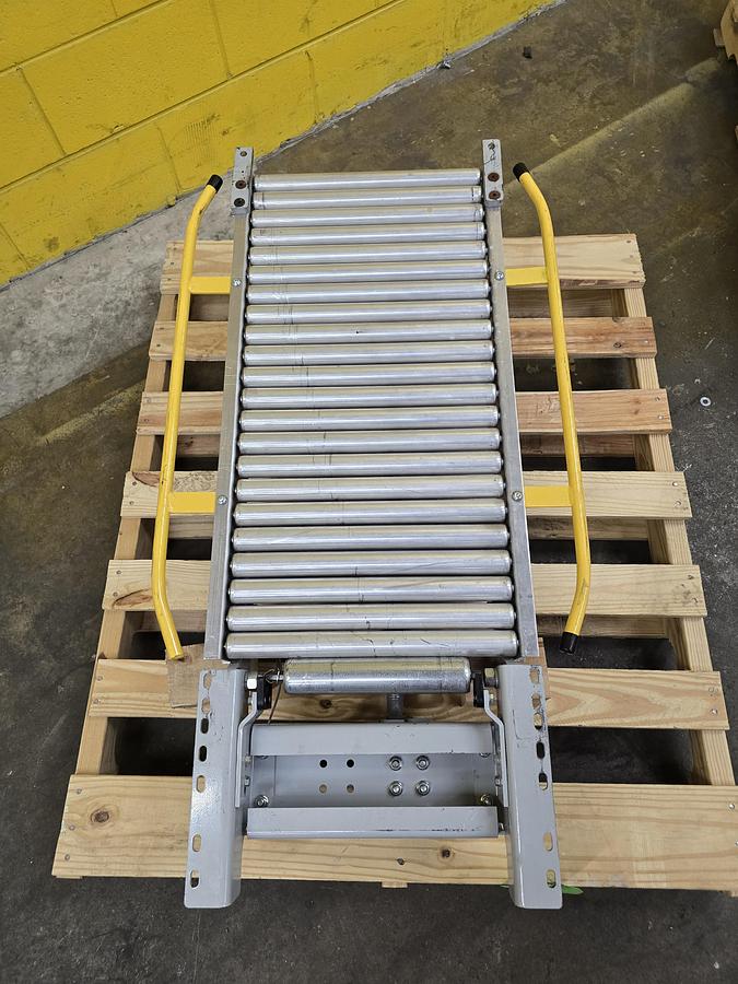 Used Hytrol 18" Lift Gate Conveyor (#638)