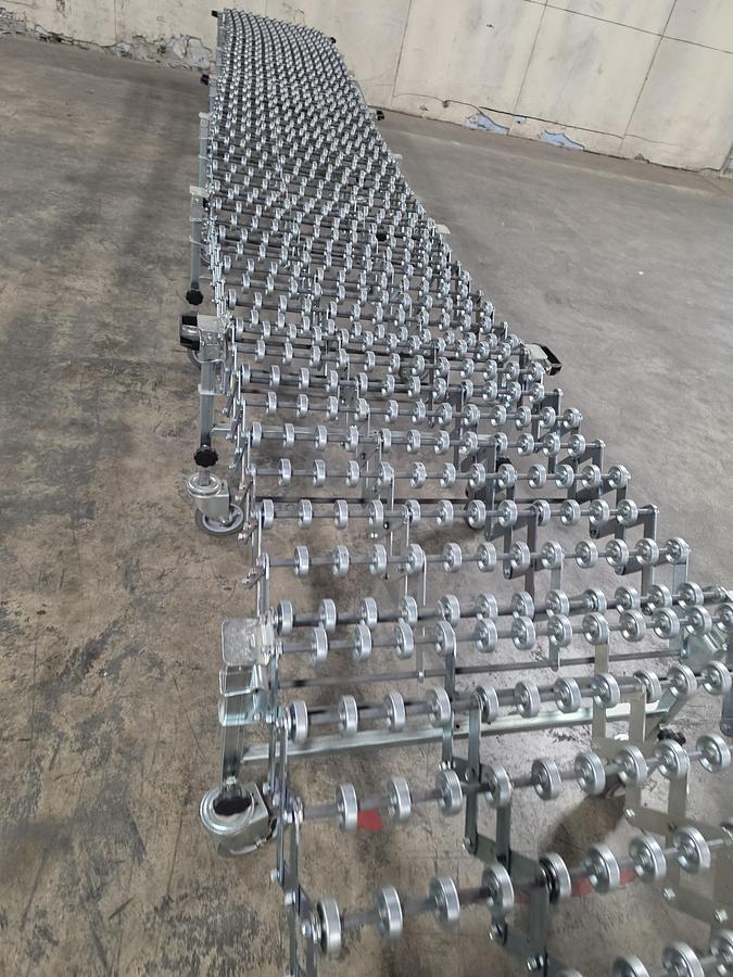 Used Roach Flexible Conveyor 30"x40' Live Roller (#709)