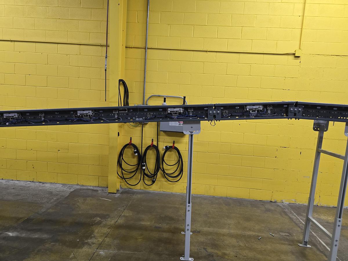 Used Intelligrated 22" x 45' MDR Belted Zero Pressure Incline Conveyor (#443)