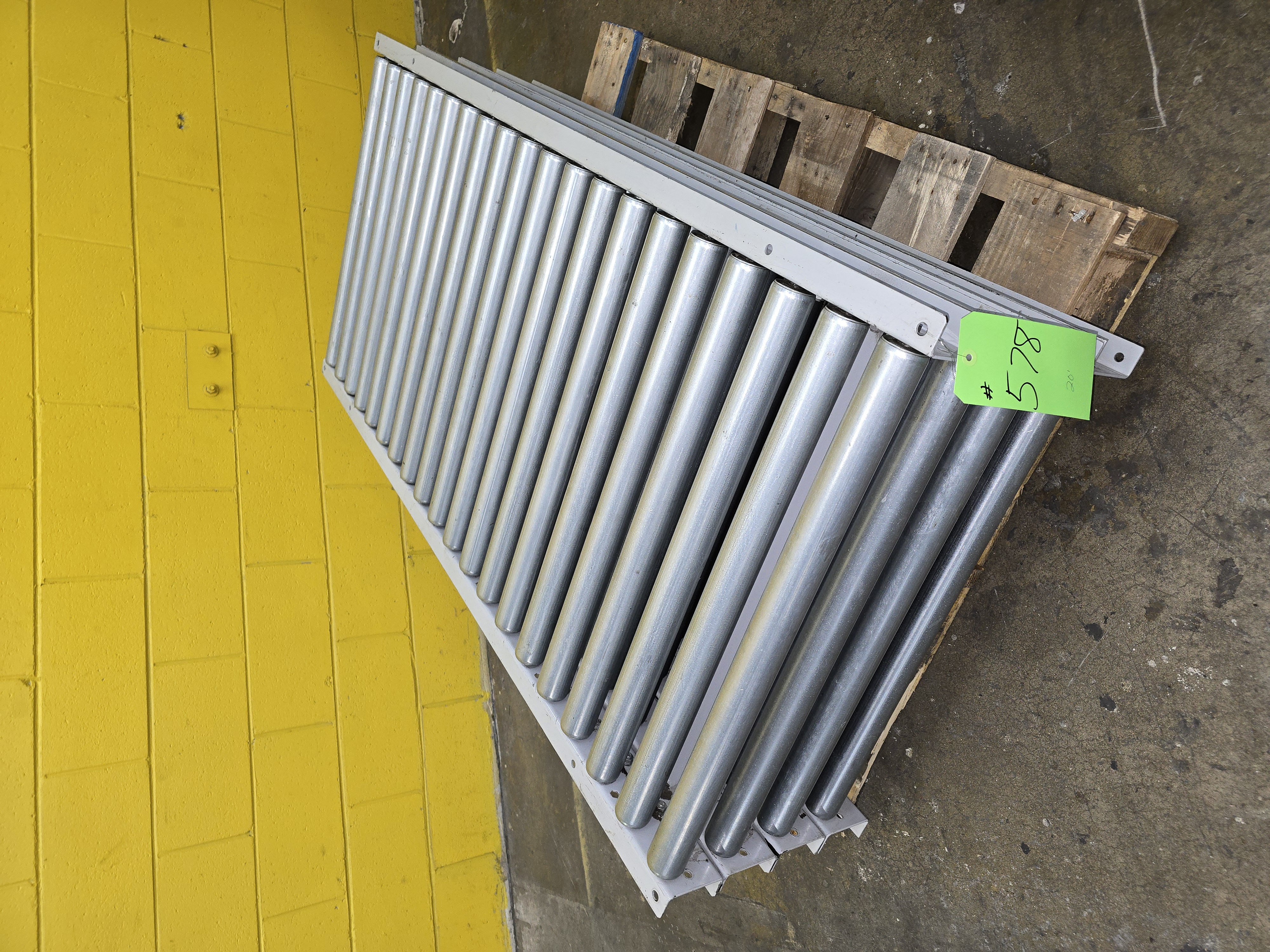 Used 30" x 20' Hytrol Gravity Conveyor (#578)