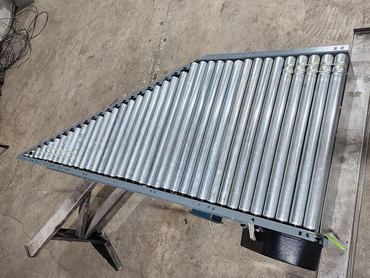 Used Intelligrated 24.5" Left Hand Powered Live Roller Spur (#14A)