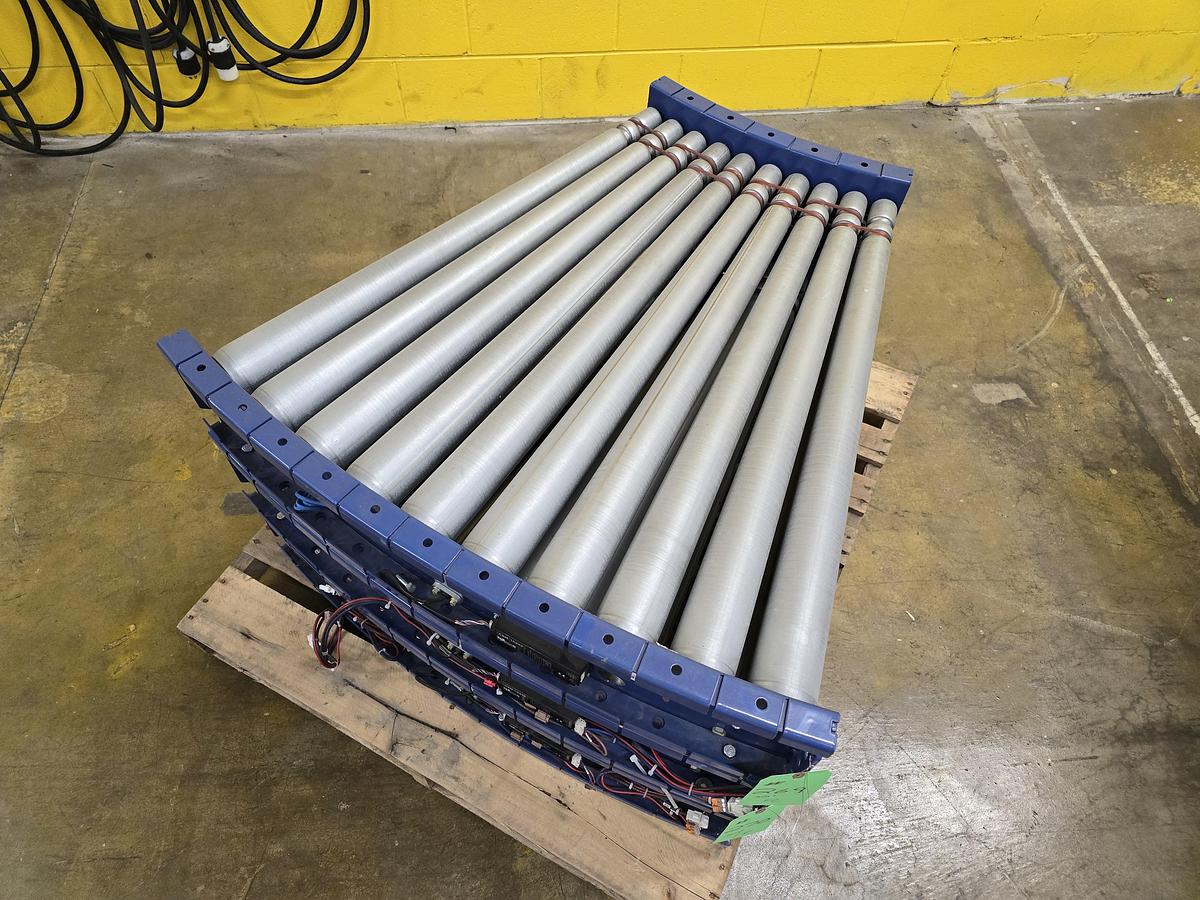 Used MHS Itoh Denki 34" MDR 30 Degree Zero Pressure Accumulation Conveyor (#269)