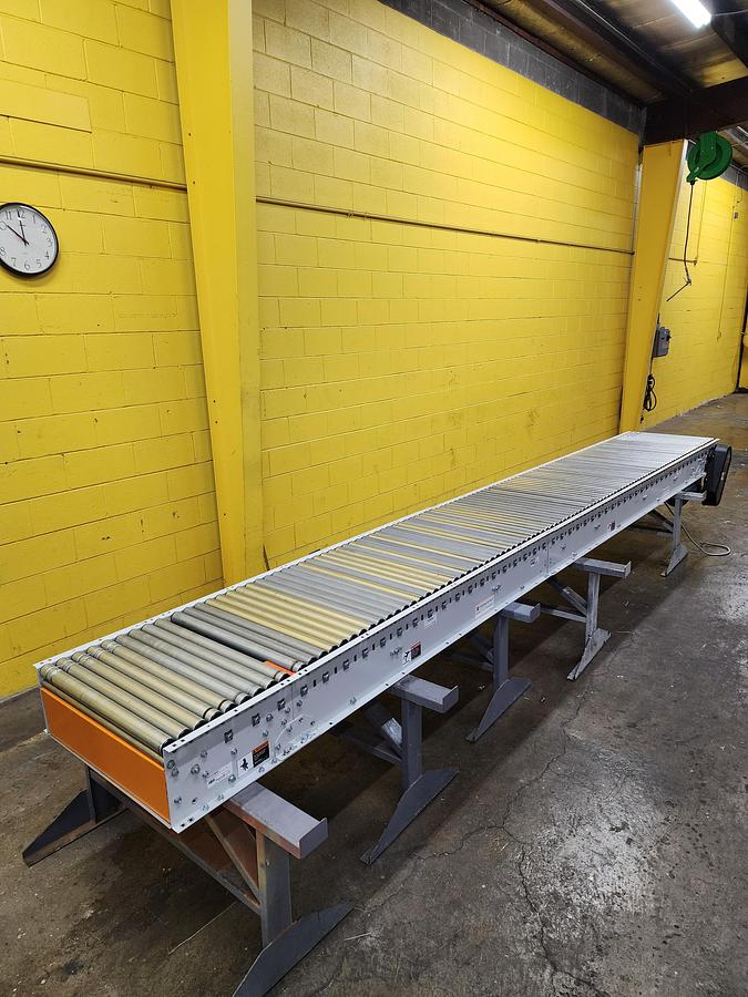Used Intelligrated 30.5" x 18' Live Roller V-Belt Conveyor (#348)