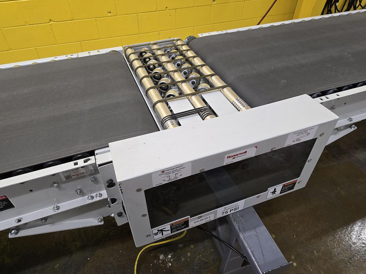 Used 2023 Intelligrated Roller Bed Belt Conveyor With 3 Diverters 28.5" x 44'4" (#372)