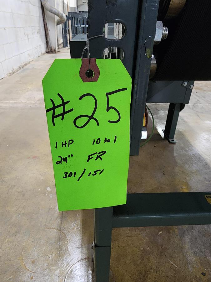 Used Hytrol Gapper Belt Conveyor 24" x 12' (#25)