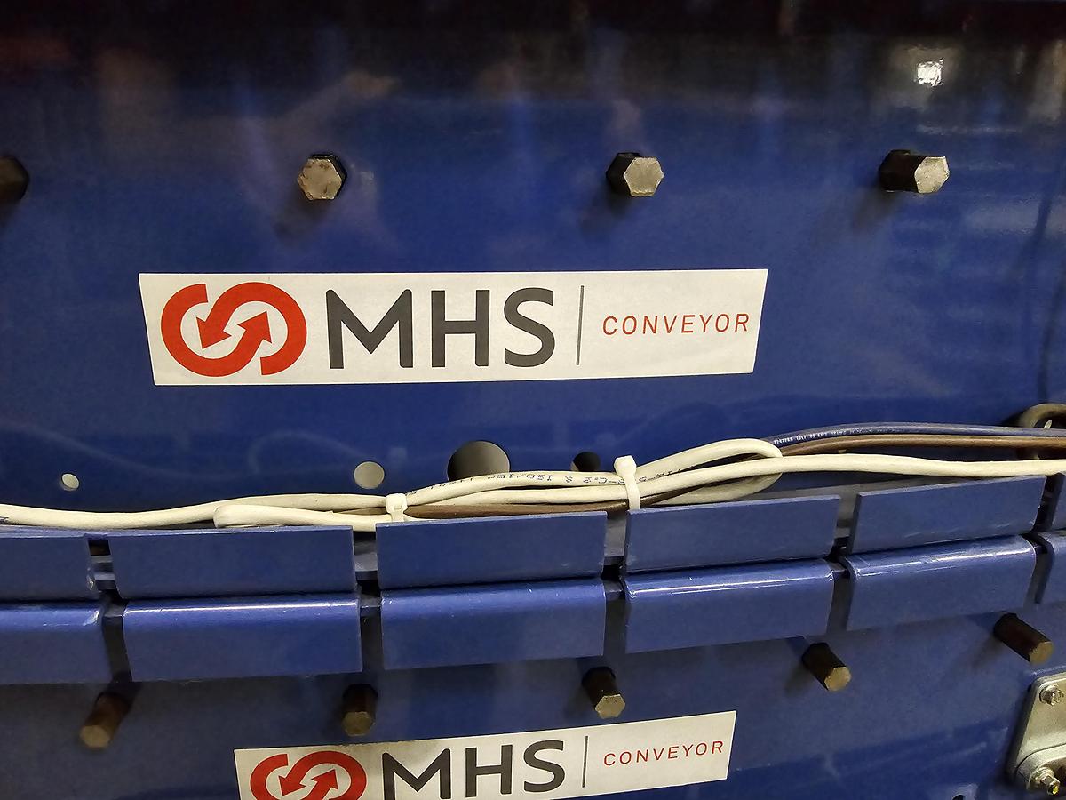 Used MHS Itoh Denki 34" MDR 90 Degree Zero Pressure Accumulation Roller Conveyor (#271)
