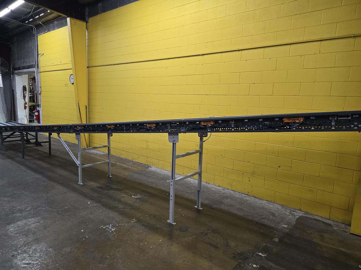Used Intelligrated 33"bf x 37'6" MDR Belted Zero Pressure Incline/Decline Conveyor (#334)